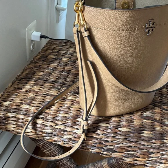 Tory Burch Camel Leather Shoulder Bag - Picture 5 of 6